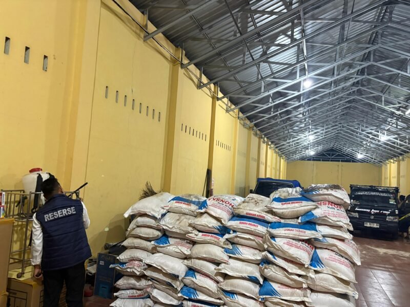 Polisi mengungkap dugaan penyelewengan distribusi 90 ton pupuk bersubsidi di Bengkulu. Dua tersangka ditetapkan dan terancam hukuman lima tahun penjara.