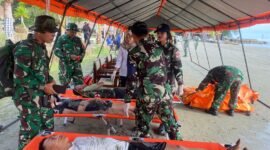 LATIHAN: Latihan bencana di Bengkulu melibatkan TNI, Polri, dan masyarakat. Sinergi ini diharapkan memperkuat kesiapsiagaan dan mempercepat penanganan saat bencana terjadi. (SABTU-18-04-2026)--FOTO: HANDI//MBG.