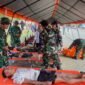 LATIHAN: Latihan bencana di Bengkulu melibatkan TNI, Polri, dan masyarakat. Sinergi ini diharapkan memperkuat kesiapsiagaan dan mempercepat penanganan saat bencana terjadi. (SABTU-18-04-2026)--FOTO: HANDI//MBG.
