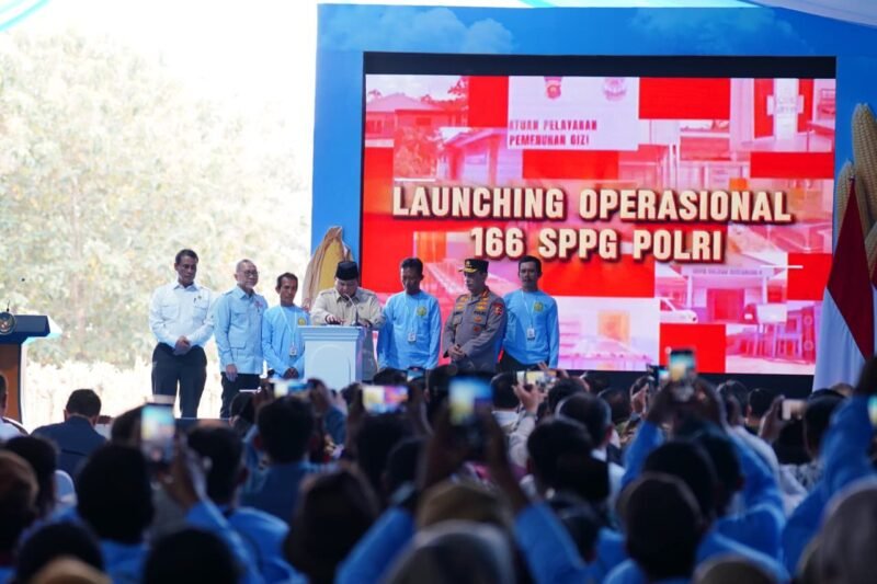 Sebanyak 1.376 SPPG Polri diproyeksikan mampu melayani 3,44 juta masyarakat dan menyerap 68.800 tenaga kerja dalam program makan bergizi gratis.