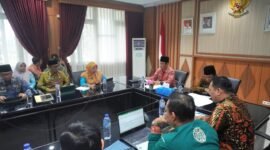 RAPAT: Pemprov Bengkulu tengah memperbarui harga patokan MBLB guna meningkatkan PAD dan memperkuat tata kelola pertambangan yang lebih transparan. (KAMIS-21-05-2026)-- FOTO: IST//MBG.