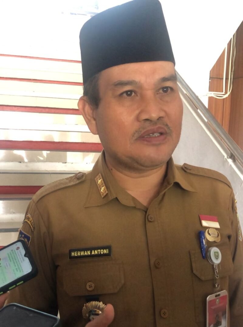 Pemprov Bengkulu menjanjikan bonus Rp1 miliar bagi atlet yang berhasil meraih medali emas di ajang PON. Sekda Herwan Antoni menyebut bonus itu sebagai bentuk apresiasi dan motivasi bagi atlet Bengkulu. (SELASA-26-05-2026)-- FOTO: HANDI//MBG.