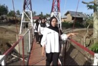 Jembatan Garuda di Rejang Lebong membuka akses ekonomi dan sosial masyarakat. Warga kini lebih mudah beraktivitas dan mengembangkan perekonomian desa.