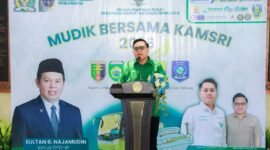 KAMSRI mendorong pemerintah memberikan penjelasan terbuka terkait penunjukan Mayjen TNI Trenggono sebagai Wakil Kepala Badan Gizi Nasional. Transparansi dinilai penting untuk menjaga kepercayaan publik dan memastikan tata kelola pemerintahan berjalan baik. 
