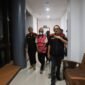 Kejati Kaltim menetapkan Kepala Teknik Tambang CV ABI sebagai tersangka baru dalam kasus dugaan korupsi pertambangan batu bara. Penyidik menduga terjadi penambangan dan penjualan batu bara di luar area izin dengan potensi kerugian negara mencapai ratusan miliar rupiah.