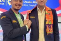 Ketua Karang Taruna Provinsi Bengkulu, Puja Kesuma (berkopiah).berbincang dan bersalaman dengan Ketum Pengurus Nasional Karang Taruna (PNKT),  Budi Satrio Djiwandono