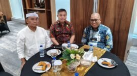 Dirut Bank Bengkulu iswahyudi, bersama Komjen Pol. Tomsi Tohir, Sekjen Kemendagri (tengah) dan Herman Suryatman, Sekda Jawa Barat, (kiri)