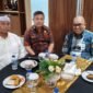 Dirut Bank Bengkulu iswahyudi, bersama Komjen Pol. Tomsi Tohir, Sekjen Kemendagri (tengah) dan Herman Suryatman, Sekda Jawa Barat, (kiri)