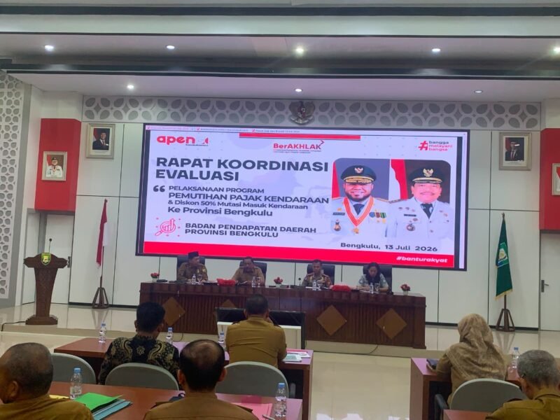 Penerimaan pajak kendaraan di Bengkulu meningkat dari Rp13 miliar menjadi Rp16-17 miliar per bulan setelah program pemutihan pajak diberlakukan. Pemprov terus menggenjot partisipasi masyarakat hingga Agustus 2026.