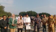Pemkab Bengkulu Tengah menanam 1.000 bibit mangrove untuk memperkuat perlindungan pesisir dari abrasi. Program dilakukan bertahap dan melibatkan pemerintah, swasta, serta masyarakat.