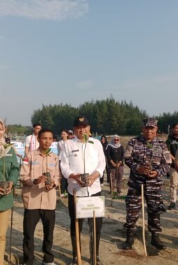 Pemkab Bengkulu Tengah Tanam 1.000 Mangrove, Perkuat Benteng Alami Pesisir dari Ancaman Abrasi