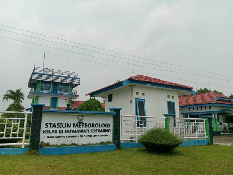 BMKG memprediksi musim hujan mulai masuk pertengahan Oktober 2026, sementara hujan lebat berpotensi terjadi di sejumlah wilayah Bengkulu bagian utara.