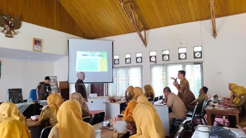 Jaksa Yuli Herawati, S.H., M.H., untuk menyampaikan materi. Salah satu pesan yang ditekankan adalah bahwa kekerasan dapat terjadi pada siapa saja.